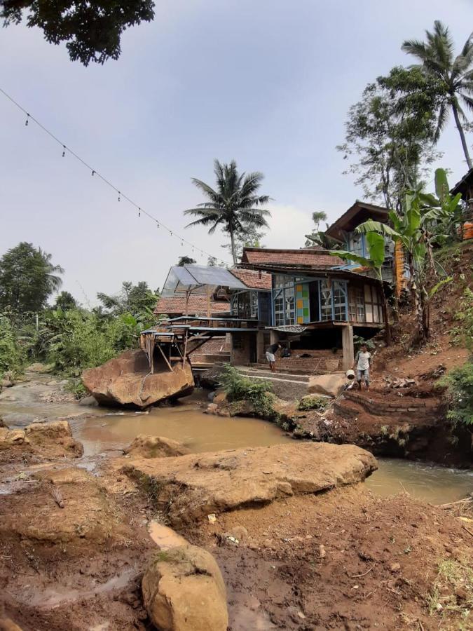 Kai Swargaloka Hotell Bandung Exteriör bild