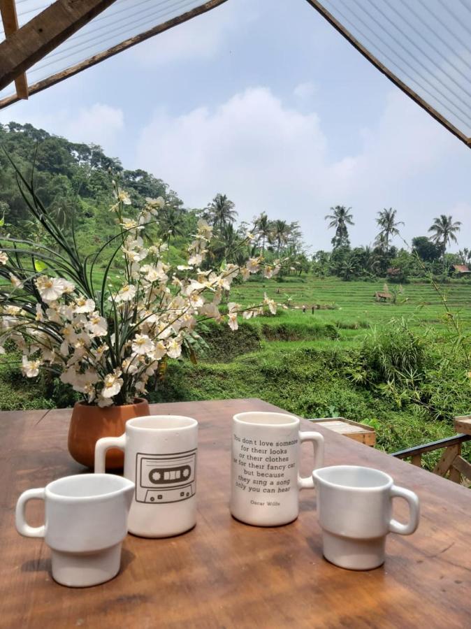 Kai Swargaloka Hotell Bandung Exteriör bild
