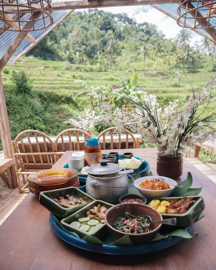 Kai Swargaloka Hotell Bandung Exteriör bild