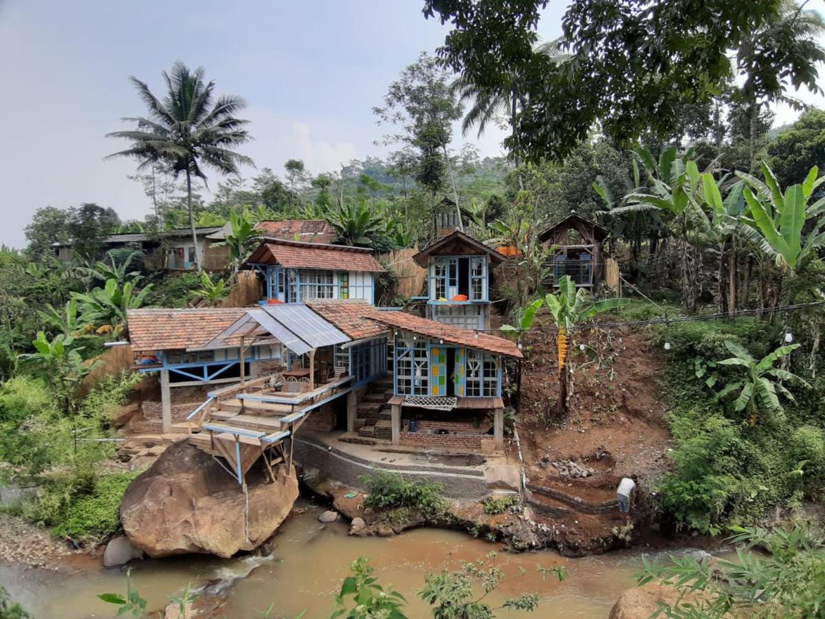 Kai Swargaloka Hotell Bandung Exteriör bild